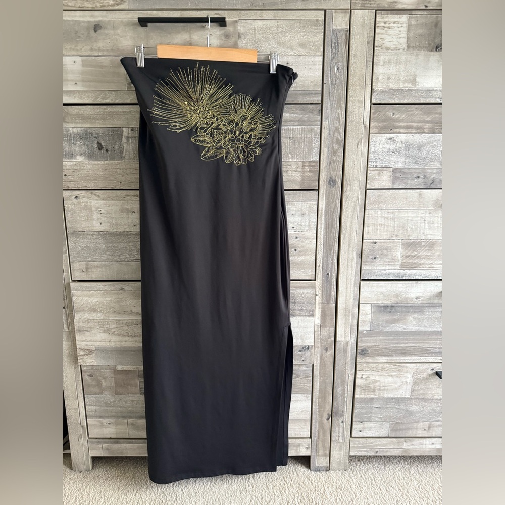 Elegant Black Maxi Dress with Gold Floral Detail